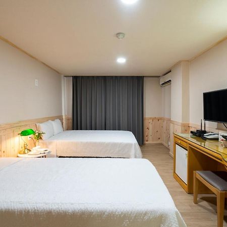 New Jeju Hotel Экстерьер фото