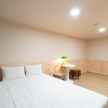New Jeju Hotel Экстерьер фото
