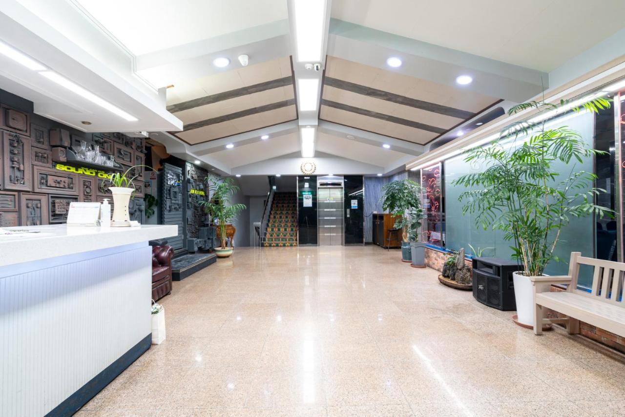 New Jeju Hotel Экстерьер фото