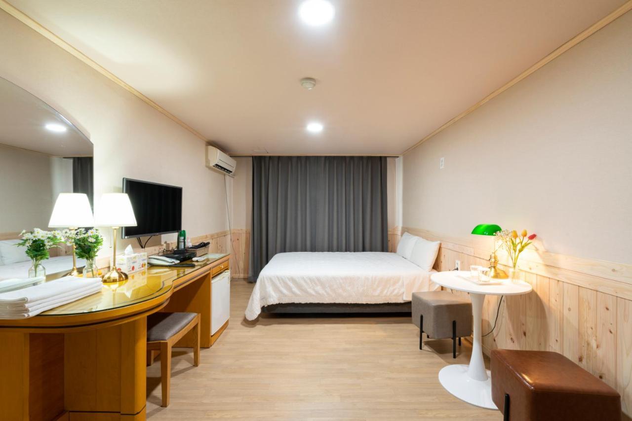 New Jeju Hotel Экстерьер фото