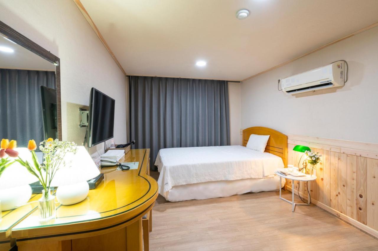 New Jeju Hotel Экстерьер фото