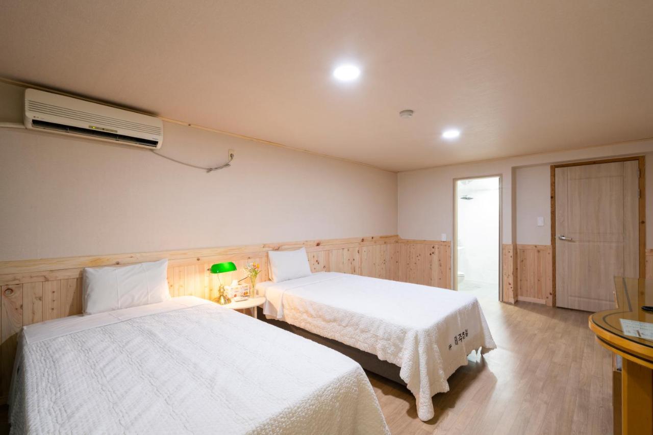 New Jeju Hotel Экстерьер фото