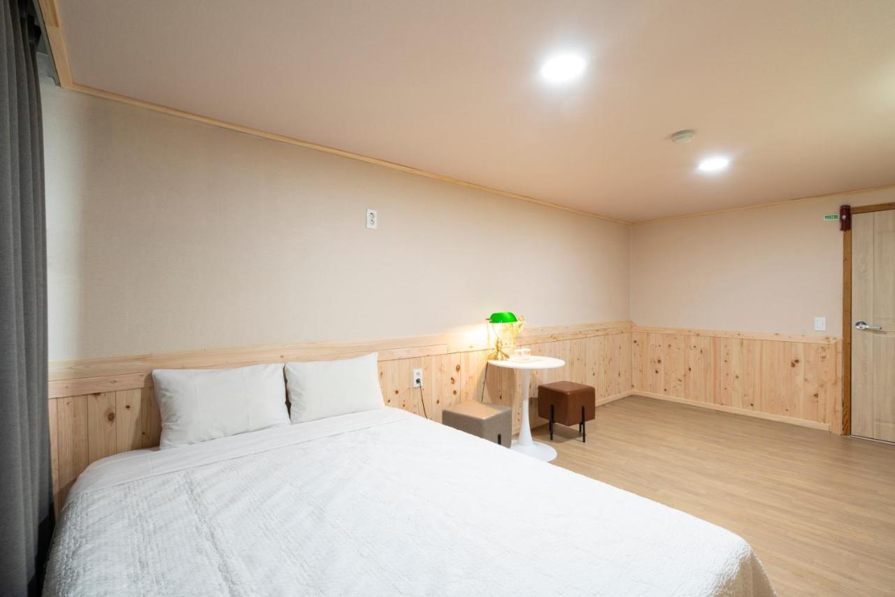 New Jeju Hotel Экстерьер фото