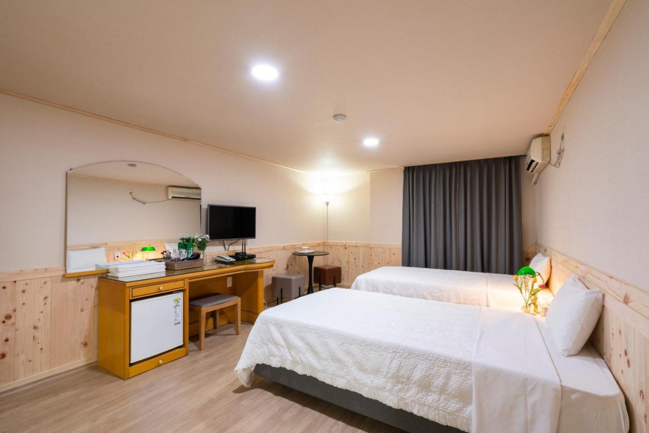 New Jeju Hotel Экстерьер фото