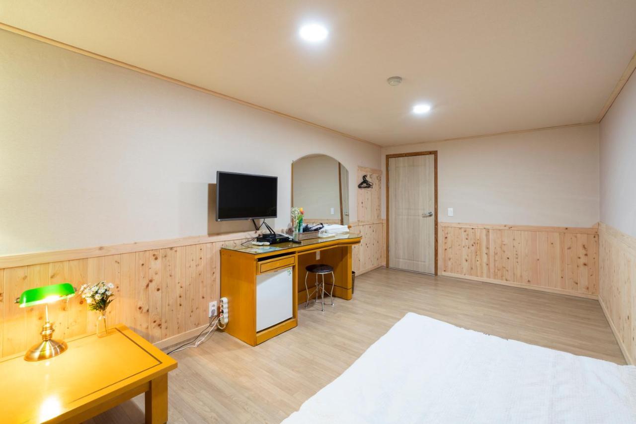 New Jeju Hotel Экстерьер фото